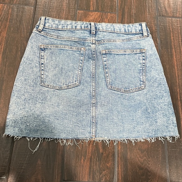 Wild Fable Denim mini skirt women’s size 12 - Picture 4 of 7